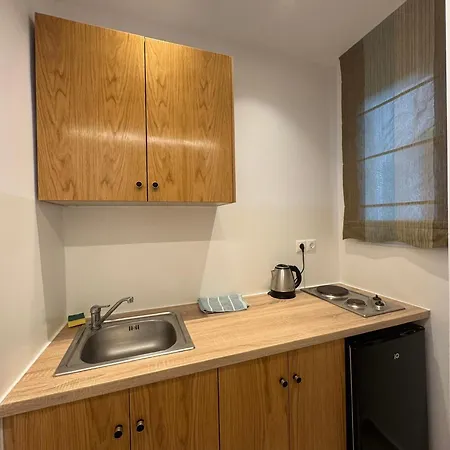 Dimitra Lägenhetshotell